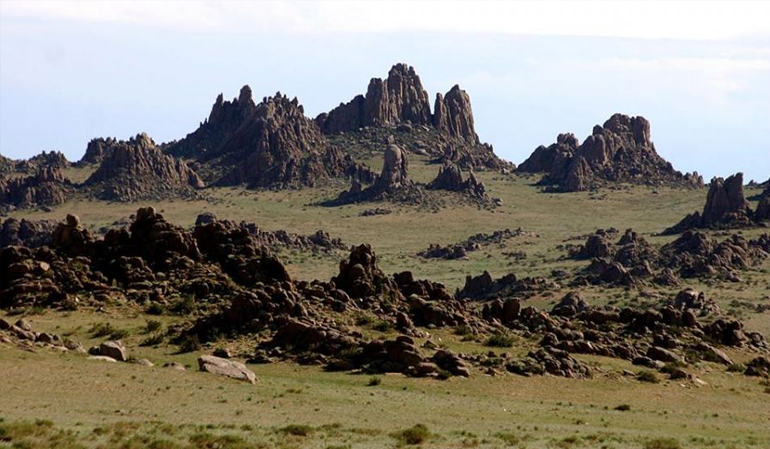 Ikh Gazriin Chuluu