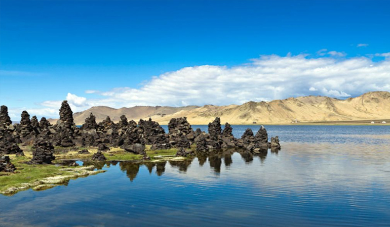 Terkhiin Tsagaan nuur (White lake)