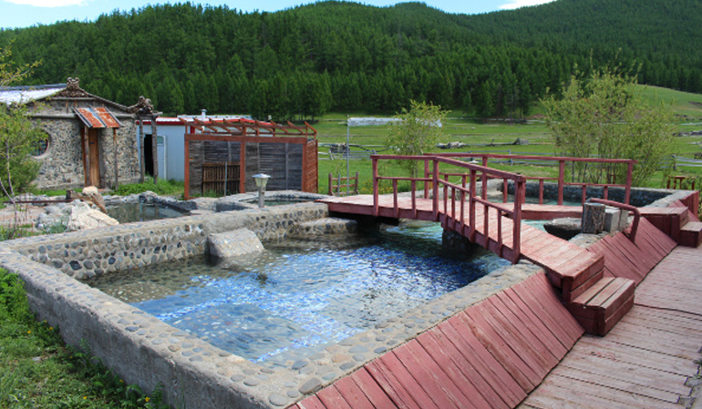 Tsenkher hot spa