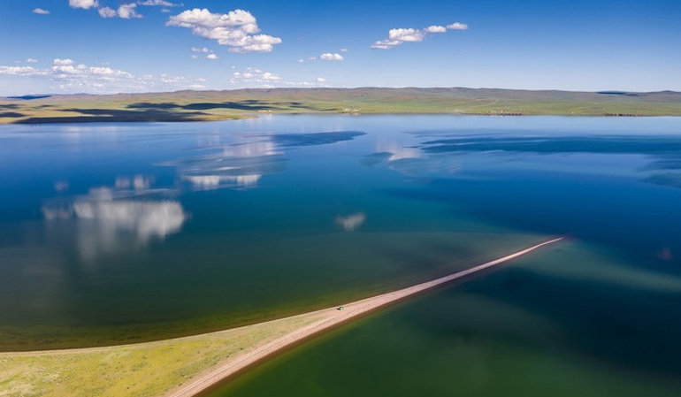 Ugii Lake